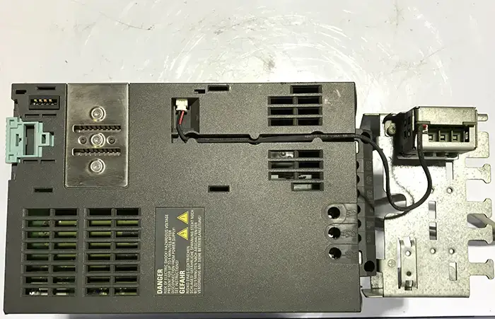 سروو درایو زیمنس 6SL3210-1SE16-0UA0 کارکرده