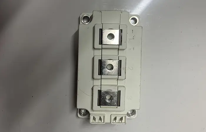IGBT -  نو -BSM200GB120DLC_E3256
