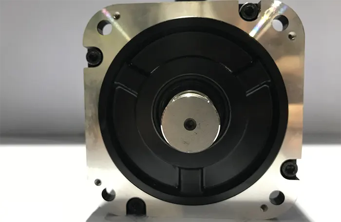 سروو موتور یاسکاوا SGMGV-20D3A2F توان 1.8 بدون ترمز